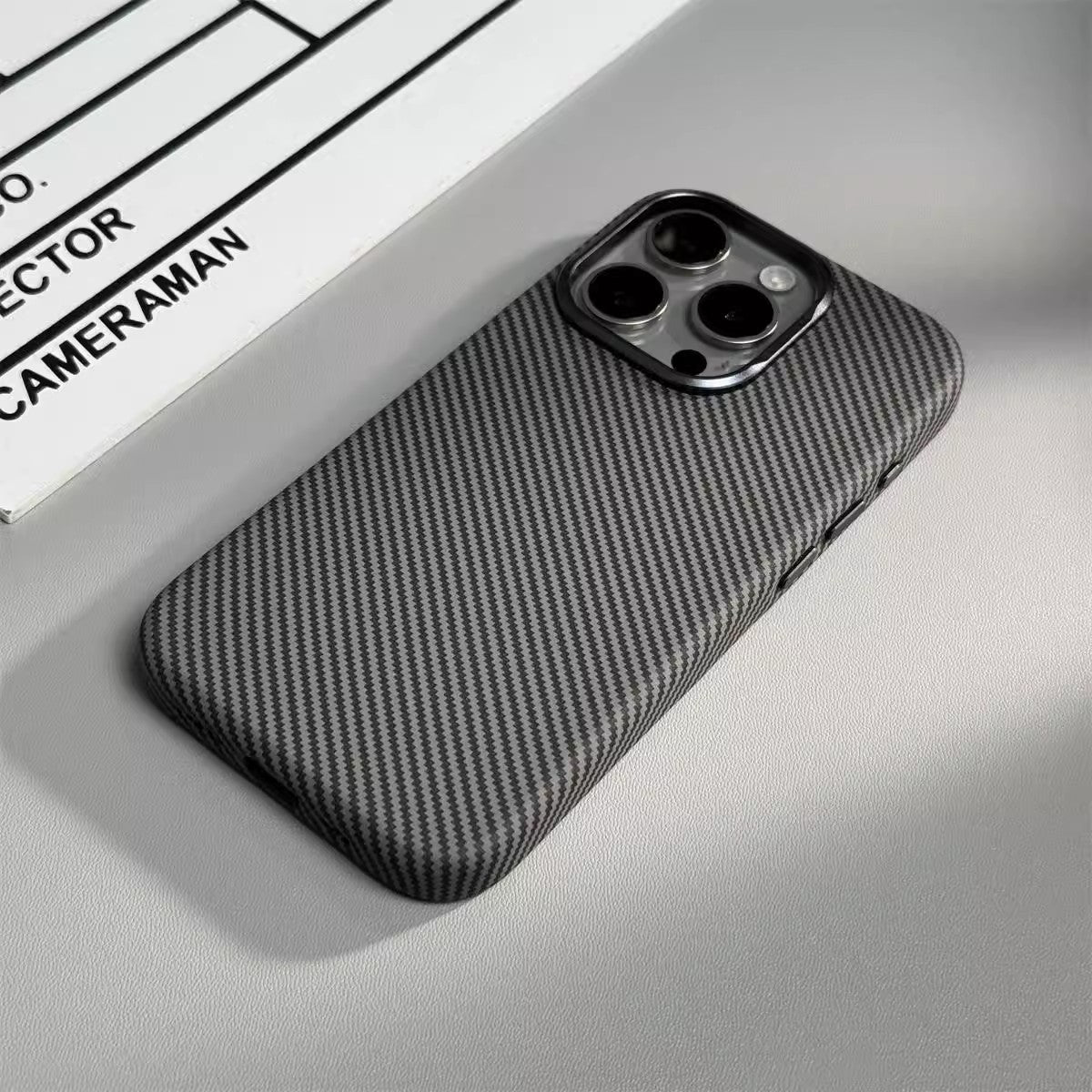 Applicable Carbon Fiber Grain Magnetic Absorbent Leather Phone Case Light Twill Protective Sleeve